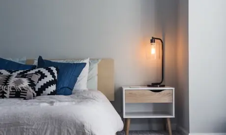 Royaume de sommeil non perturbé: comment assurer le mieux la protection solaire dans la chambre?