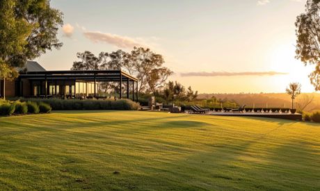 Comment les pergolas et les bannes solaires rendent l’extérieur plus intéressant