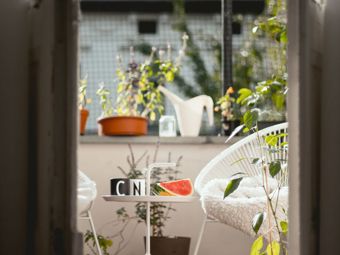 Profitez pleinement de votre balcon. Même s’il est extrêmement petit.