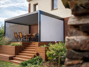 Tendances couleurs dans le domaine des protections solaires : pourquoi l'anthracite est-il la couleur numéro un ?