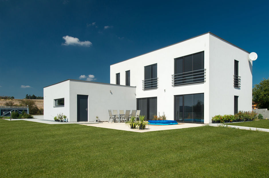 Vous construisez une maison ? Quel est le moment idéal pour installer un dispositif de protection solaire extérieure ?