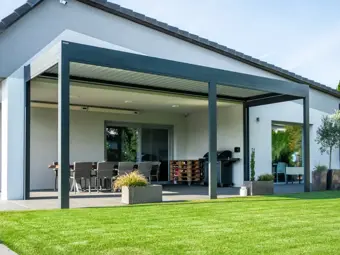 Préparez votre terrasse et votre pergola pour le printemps : Guide complet