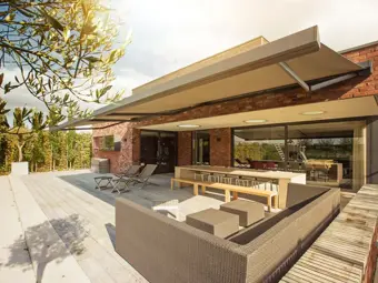 Bannes solaires : Quel type choisir pour un balcon et quel type pour une terrasse ?