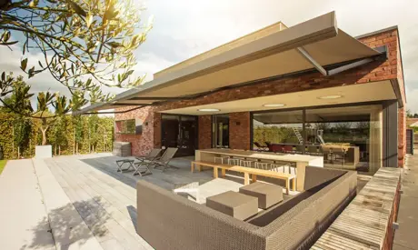 Bannes solaires : Quel type choisir pour un balcon et quel type pour une terrasse ?